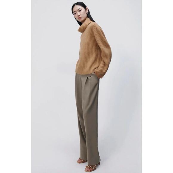 Jonathan Simkhai Dustin Cashmere Turtleneck Cut Out Pullover Sweater Resort 2023 - Picture 6 of 9
